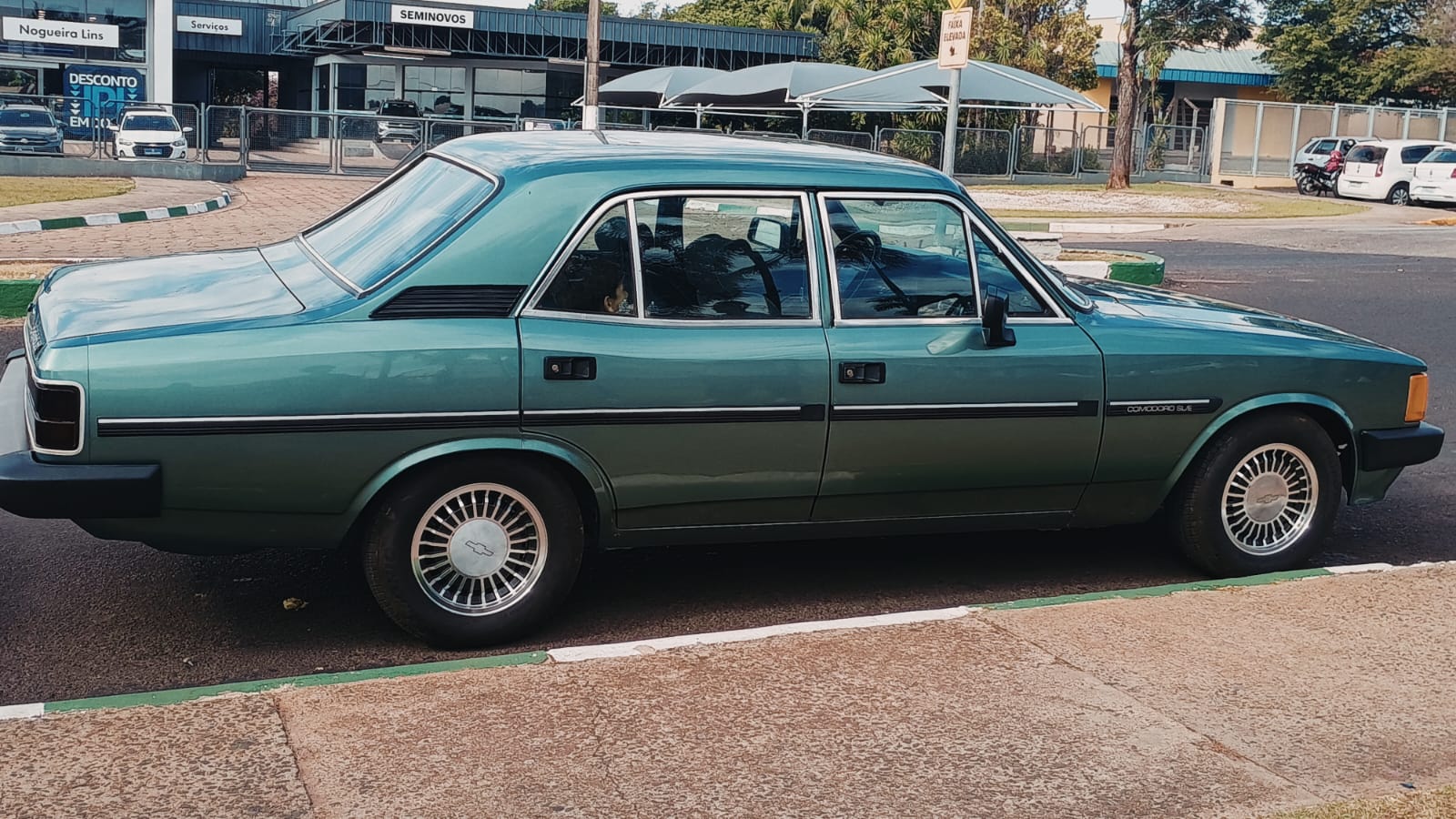Foto de OPALA COMODORO SL/E 1989/1990 PLACA PRETA
